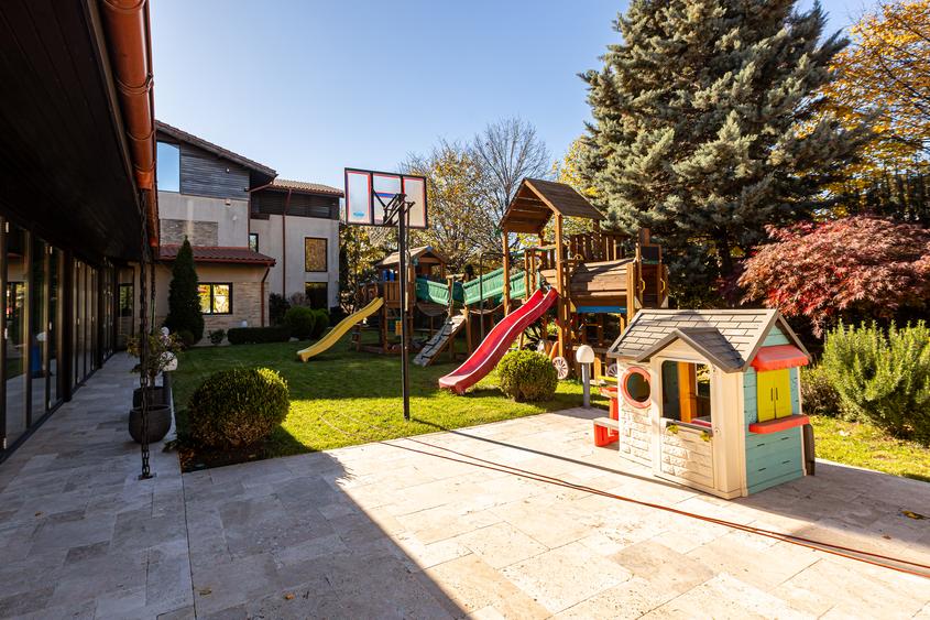 Vila LUX  ( P+E1+M ) DE VANZARE persoana fizica - 9