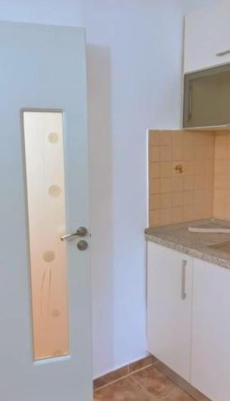 Pârâului - 3 camere - NEMOBILAT - 2 balcoane - 2 grupuri sanitare - 8