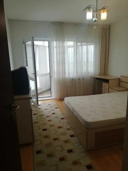 Apartament cu 3 camere, decomandat, etajul 4/10, zona Pacurari - 1