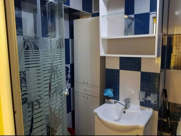 Apartament doua camere ultracentral, bloc Romarta, de inchiriat. - 12