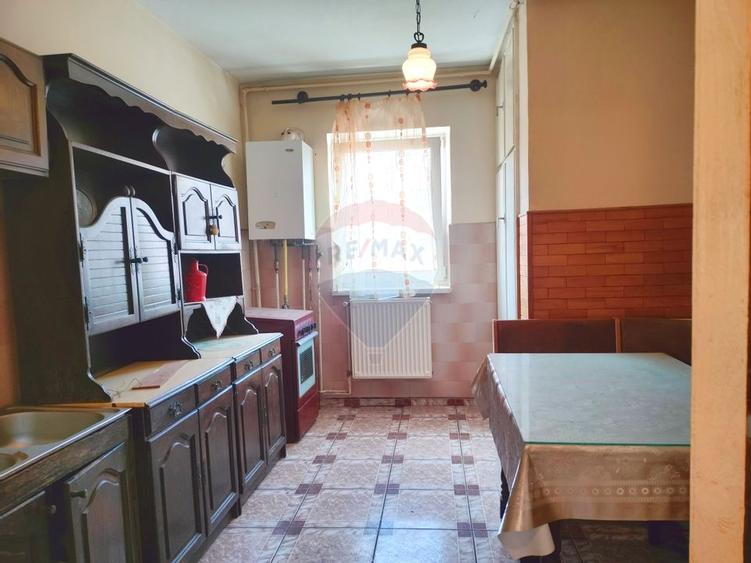 Apartament cu 3 camere de vanzare in zona Vitrometan - 2