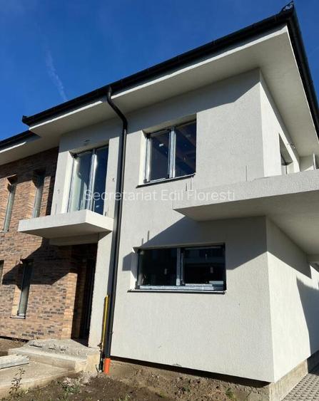 DUPLEX cu 4 camere de vanzare Floresti zona Catanelor