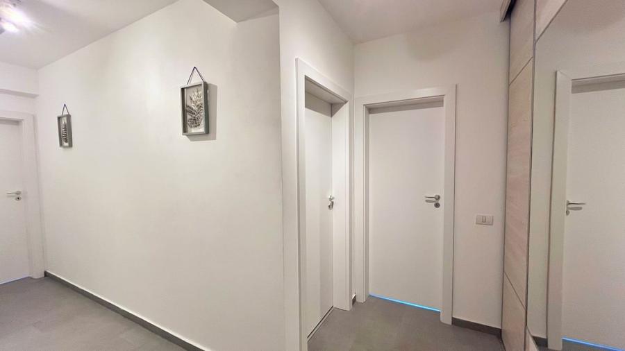 Apartament modern cu 2 camere in Tractorul - 8