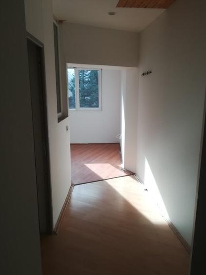 central, casa cu 10 spatii, 3 bai, parter plus 2 etaje, - 4