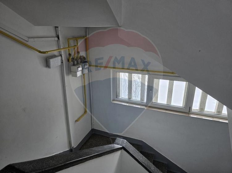 DE VANZARE Apartament 2 camere RENOVAT 2024 - 36