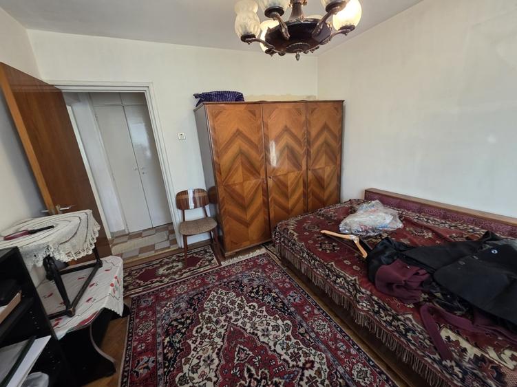 Titan, 10 minute metrou Costin Georgian, la piata Minis, 2 gr sanitare - 17