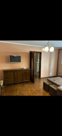 Se vinde apartament cu 3 camere complet renovat si utilat  - 1