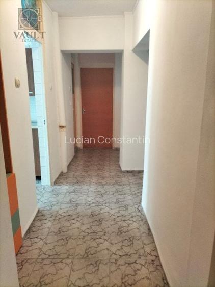 Apartament cu 3 camere decomandat, mobilat în Sebastian