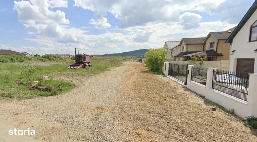 Teren de 812 mp, în Rontău