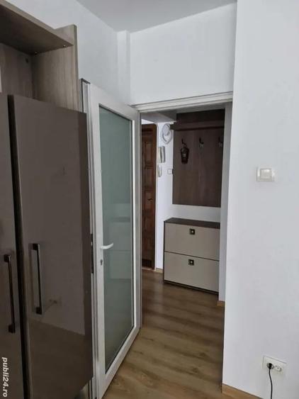 Ofer spre inchiriere garsoniera in Rm.sarat - 1
