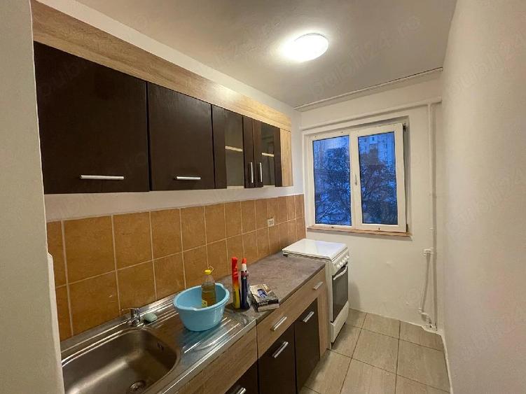 Apartament cu 2 camere decomandat în Craiovița Nouă