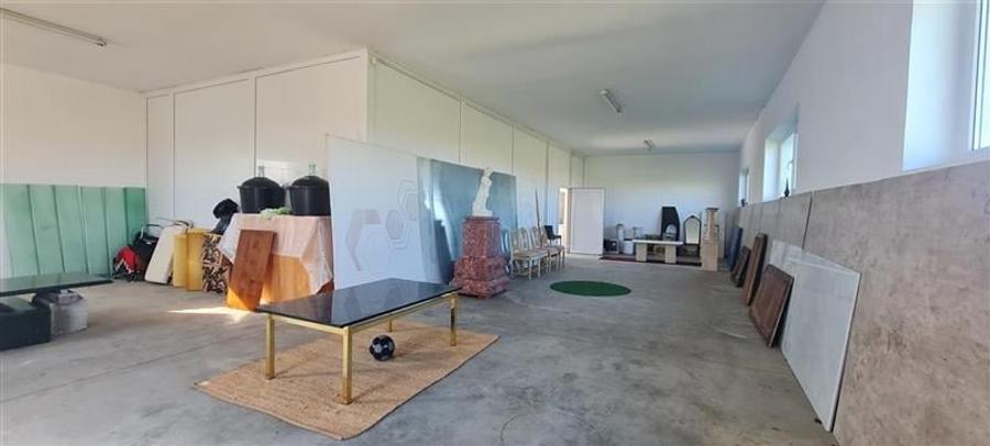 TEREN CU CLADIRI FUNCTII MULTIPLE - 13