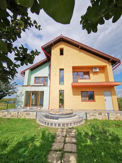 Vand vila noua, fiecare dormitor cu baie retea de gaz noua - 4