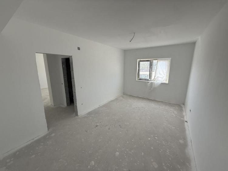 Apartament cu 2 camere decomandat în Vișan