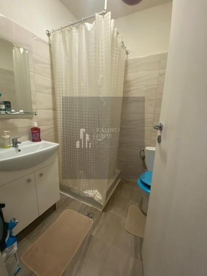 Apartament cu 3 camere semidecomandat, mobilat în Metalurgiei