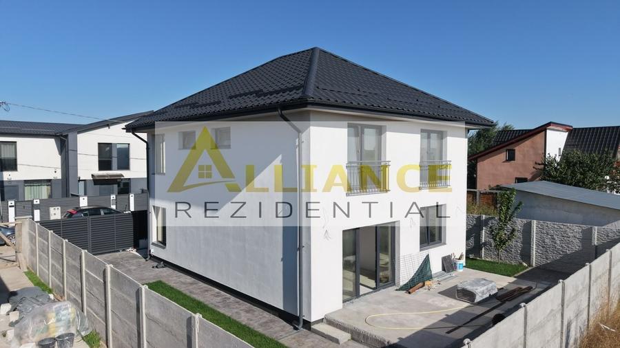 Casă individuală cu 4 camere cu Canalizare în Berceni