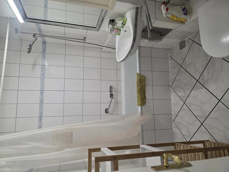Apartament cu 3 camere decomandat în Dorobanți