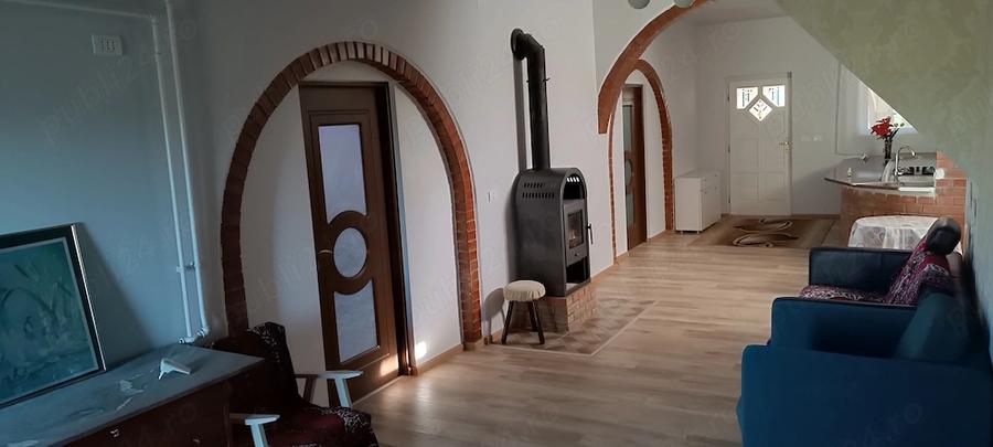 Casă cu 3 camere cu Teren 1800 Mp în Central