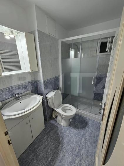 Apartament cu 4 camere decomandat, mobilat în Central