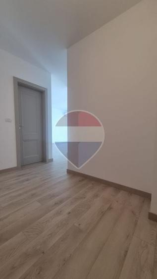 Apartament cu 3 camere decomandat în UTA