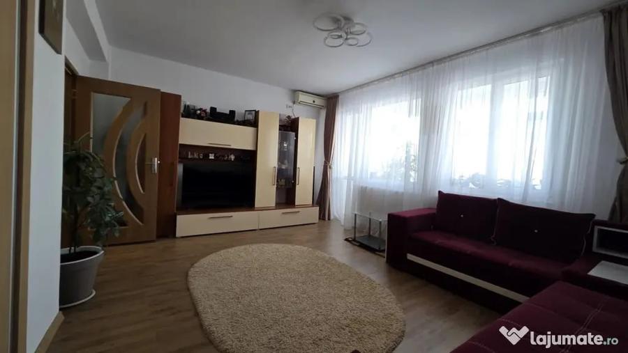 Apartament cu 3 camere decomandat în Ultracentral
