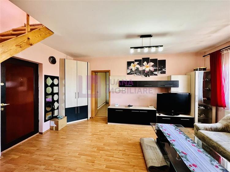 Apartament cu 3 camere decomandat în Aeroport
