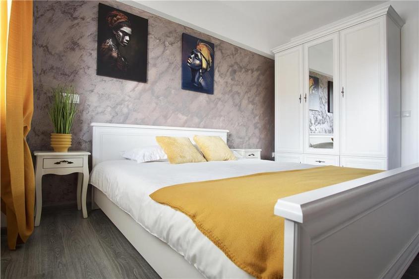 Apartament cu 2 camere decomandat, mobilat în Central