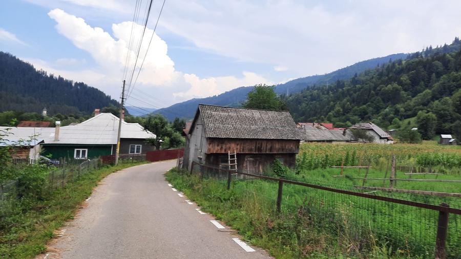 Spațiu comercial, în Poiana Teiului