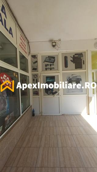 Spațiu comercial, de 30 mp, în Titan