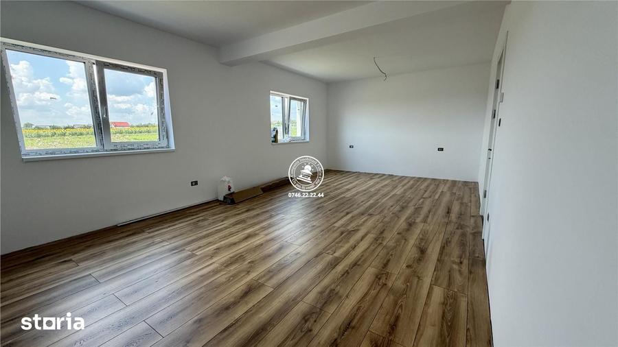 Casă cu 3 camere cu Teren 750 Mp în Aroneanu