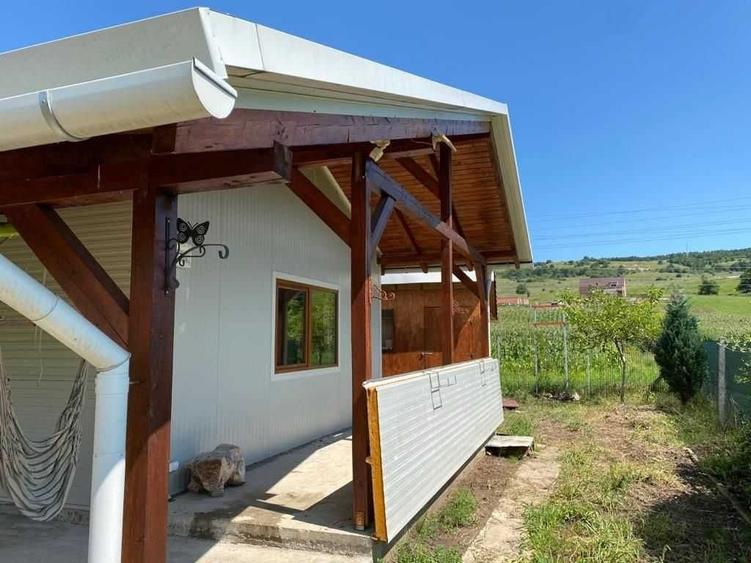 Casă cu 2 camere în Corușu