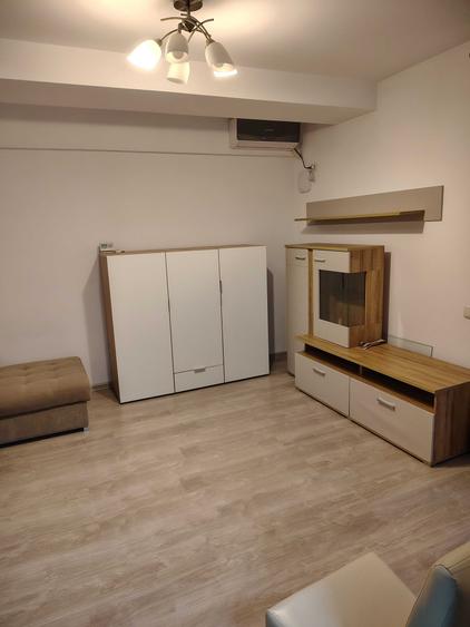 Apartament cu 2 camere decomandat în Păcii