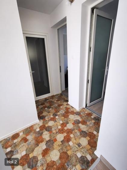Apartament cu 4 camere semidecomandat, mobilat în Central