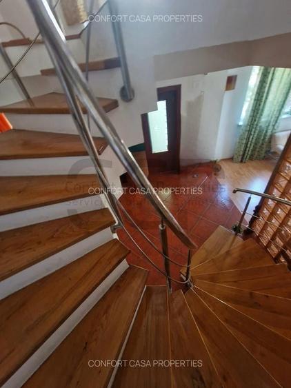 Casă cu 7 camere cu Teren 414 Mp în Splaiul Unirii