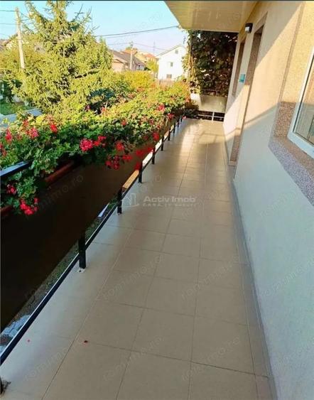 Casă cu 10 camere cu Teren 50 Mp în Nord