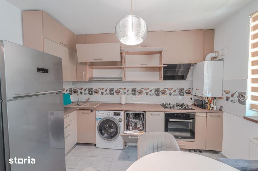 Casă cu 4 camere cu Teren 250 Mp în Palazu Mare