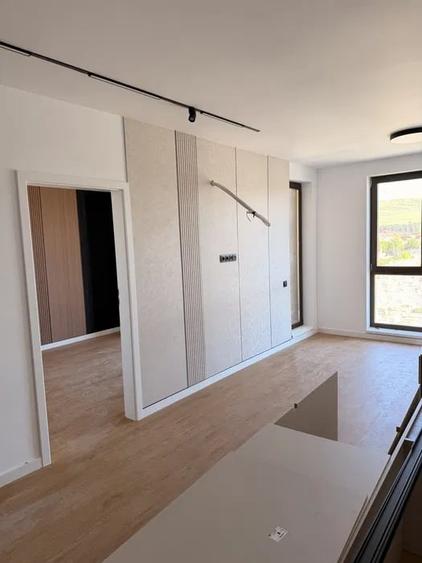 Apartament cu 2 camere semidecomandat, mobilat în Florești