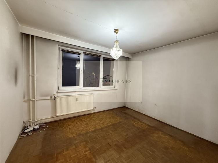 Apartament cu 3 camere semidecomandat în Grigorescu