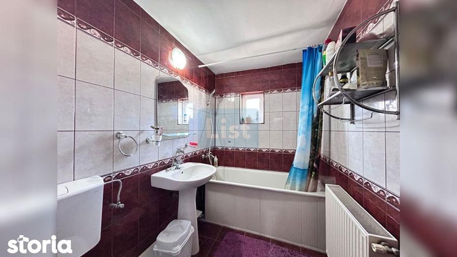 Apartament cu 3 camere, mobilat în Central