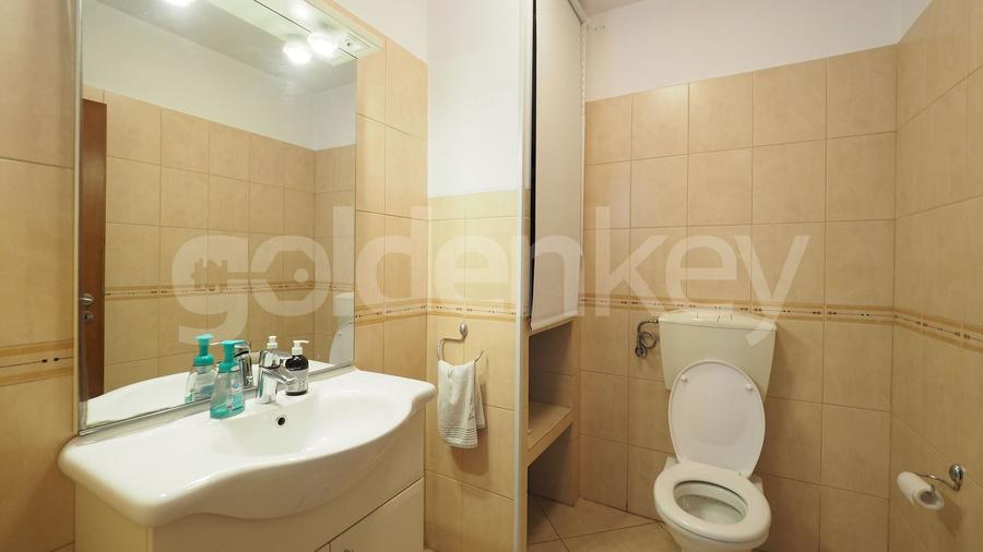 Vila cocheta in cartier rezidential cu piscina comuna, garaj - 9