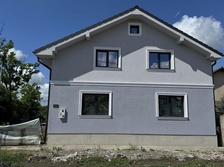 Individuala Sanmihaiu Roman P+M,5 Camere,2 Bai,Pivnita,Toate Utilitatile,Asfalt - 1