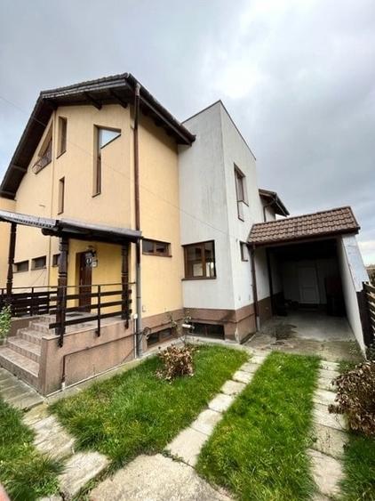 Casa deosebita, 4 camere, curte 380 mp, Ghimbav. - 1