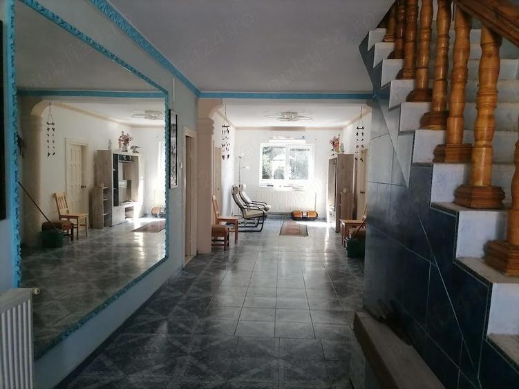 Vila S+P+1, cu teren generos, 11 camere, situata central in Eforie Sud, ideal pensiune - 10