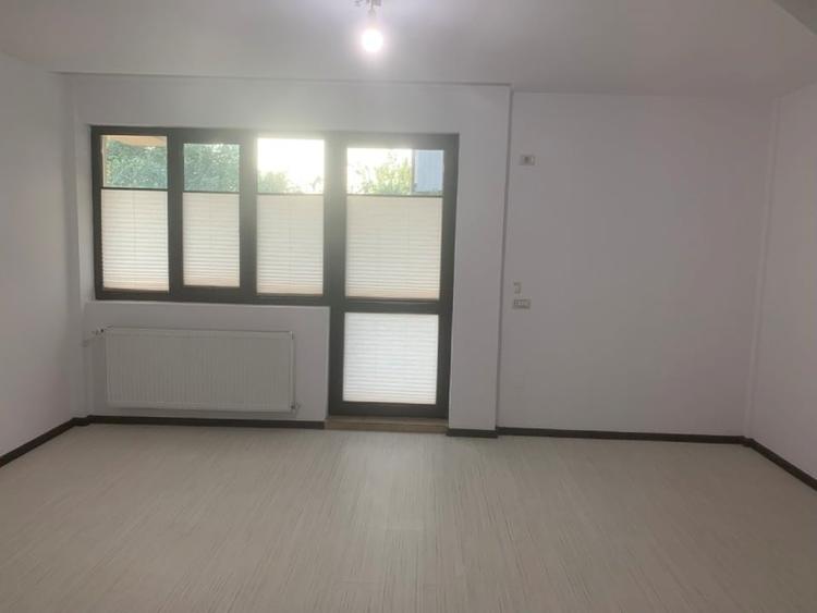 Vilă P+1+M – 3 camere + mansardă multifuncțională | Curte, parcare - 4