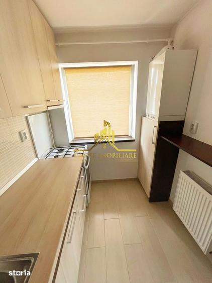 Apartament cu 2 camere semidecomandat, mobilat în Bună Ziua