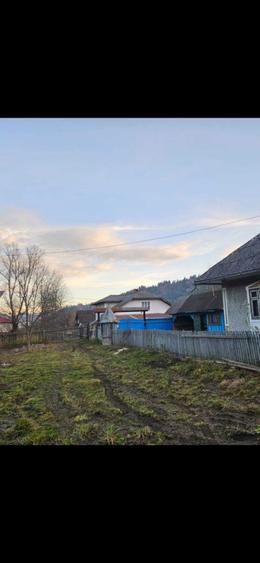 Casa de vanzare pe Valea Bistritei la strada, langa scoala Pr. Pantei - 1