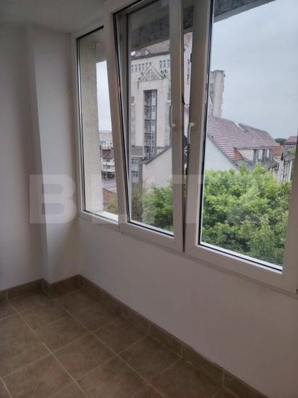 Apartament de vanzare, cu 2 camere, 60 mp, zona 1 Decembrie - 7
