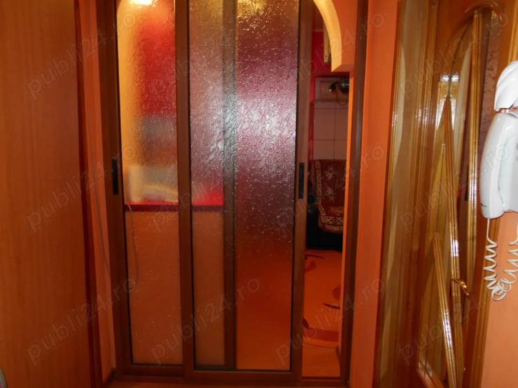 Inchiriere Apart. 1 camera, supr. utila de 36.mp. + balcon, mob. utilat Str. Rosiorilor - Scolilor. - 3