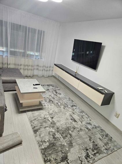 Inchiriez apartament 2 decomandate Rovine - 2