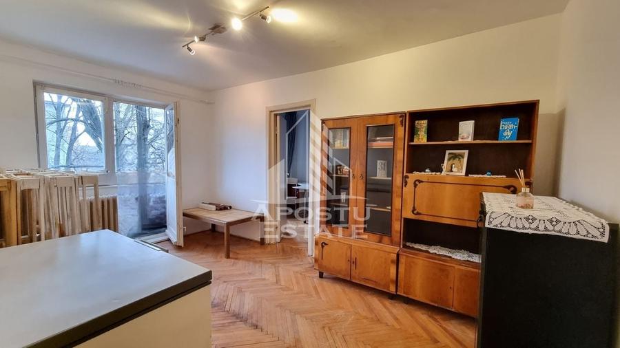 Apartament cu 3 camere, etaj intermediar, zona Dacia - 2